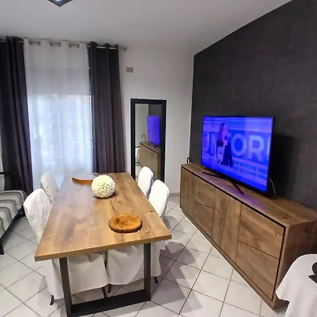 Da Zia Apartment